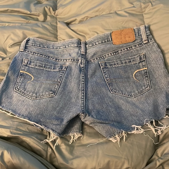 AE SHORTS - Picture 2 of 3